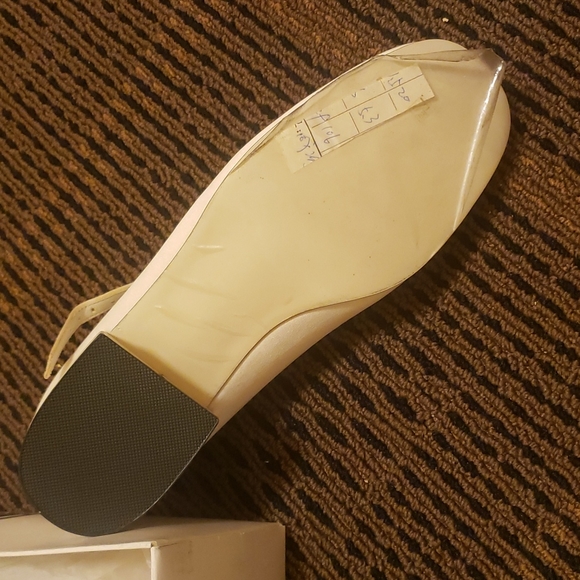 NIB Vintage 90s Mary janes - Picture 2 of 4